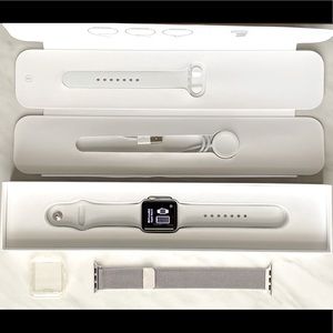 Apple Watch Series 3 38mm with extra band and case